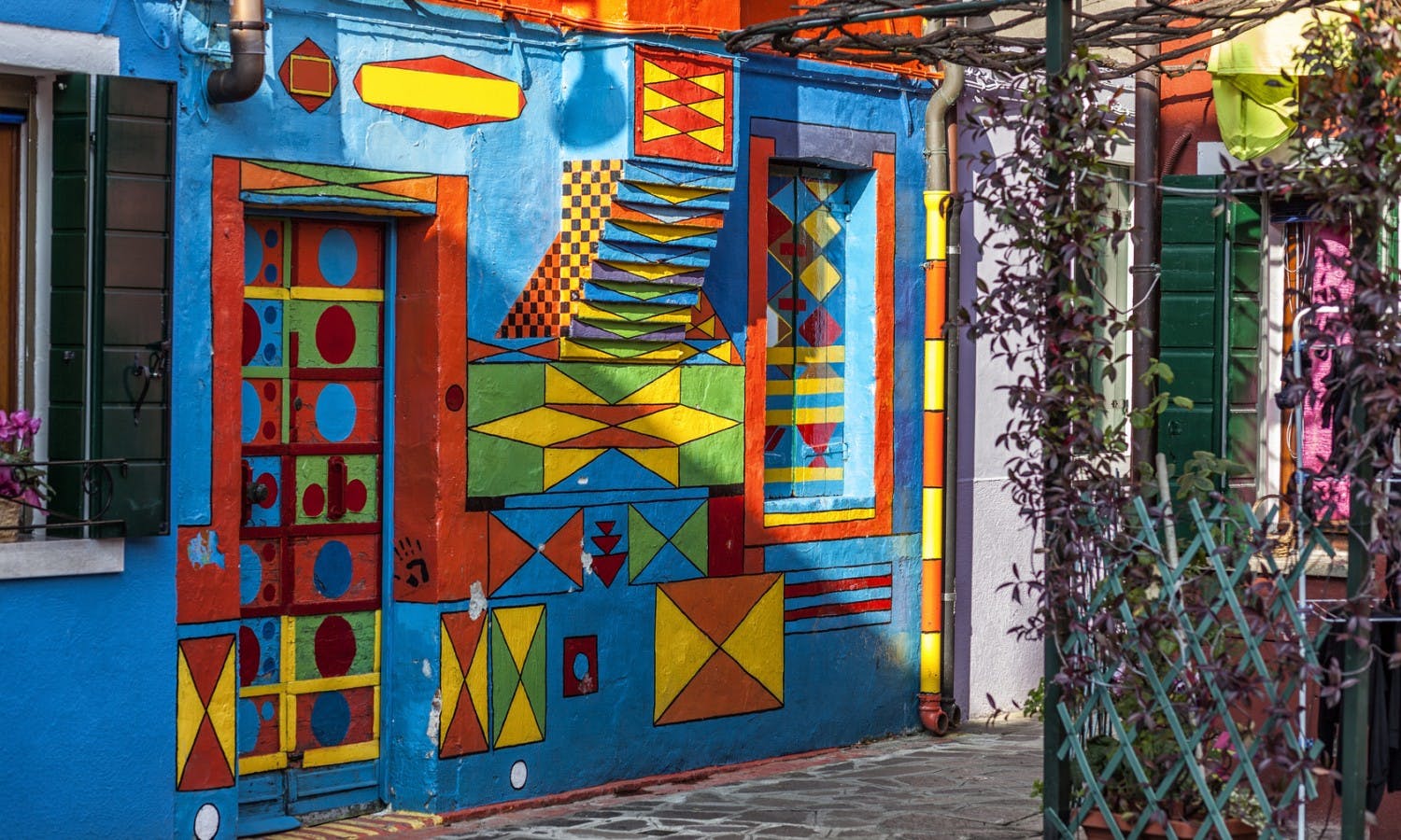 House painted all the colors in Murano © LAFORET Aurélien_Fotolia_86319778.jpg